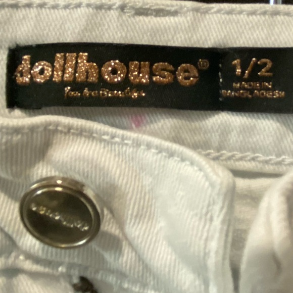 Dollhouse Juniors Frayed Hem Bermuda Shorts - Size 1/2 - Picture 2 of 5
